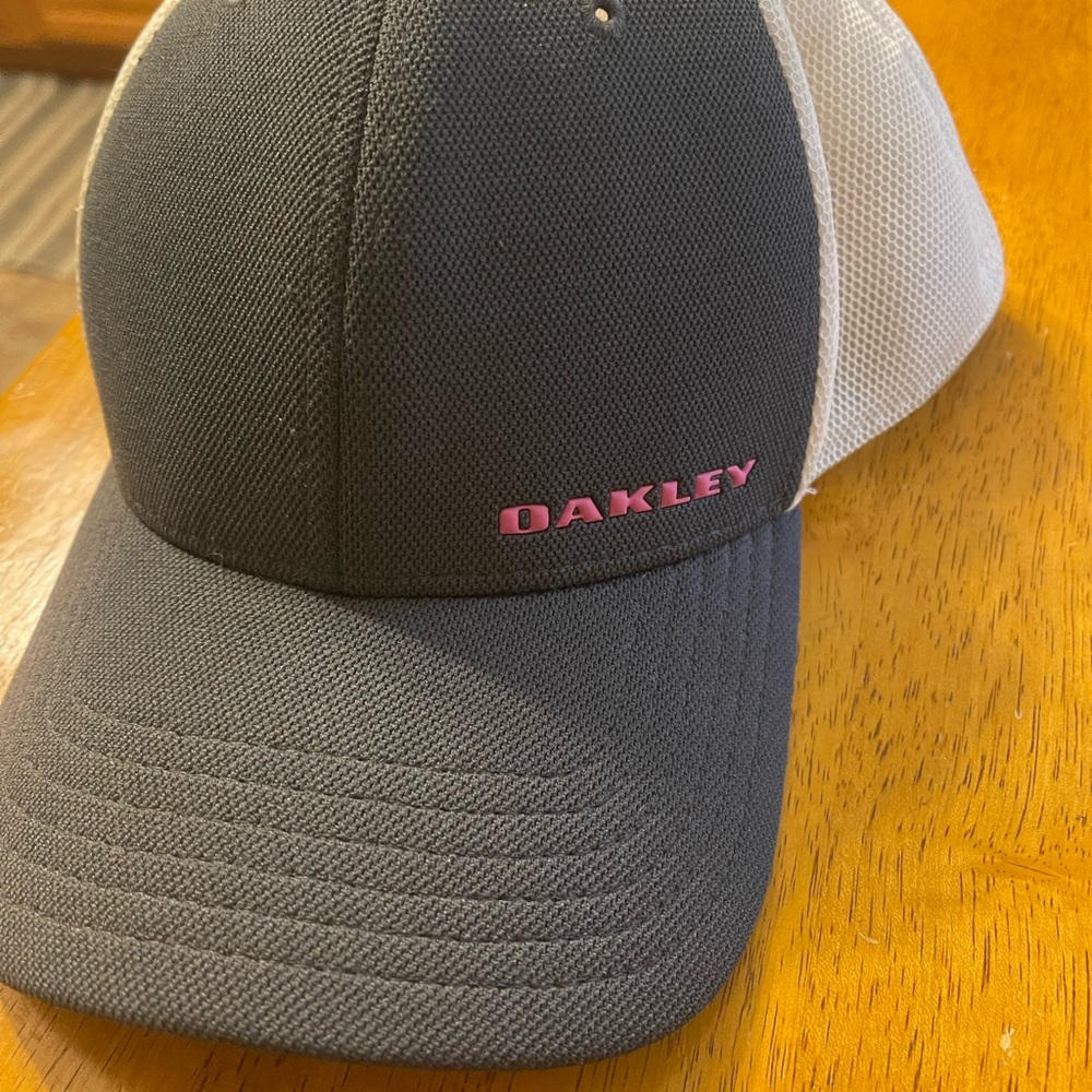 Men’s Oakley Hat
